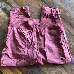 NWOT Lululemon Dance Studio Crop 25”